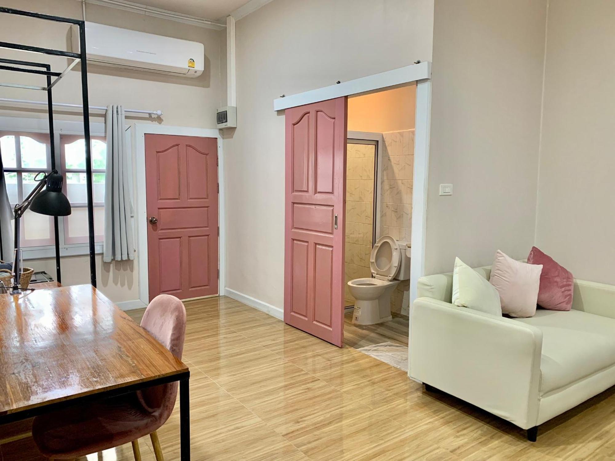 Funwan Hotel Li Bagian luar foto