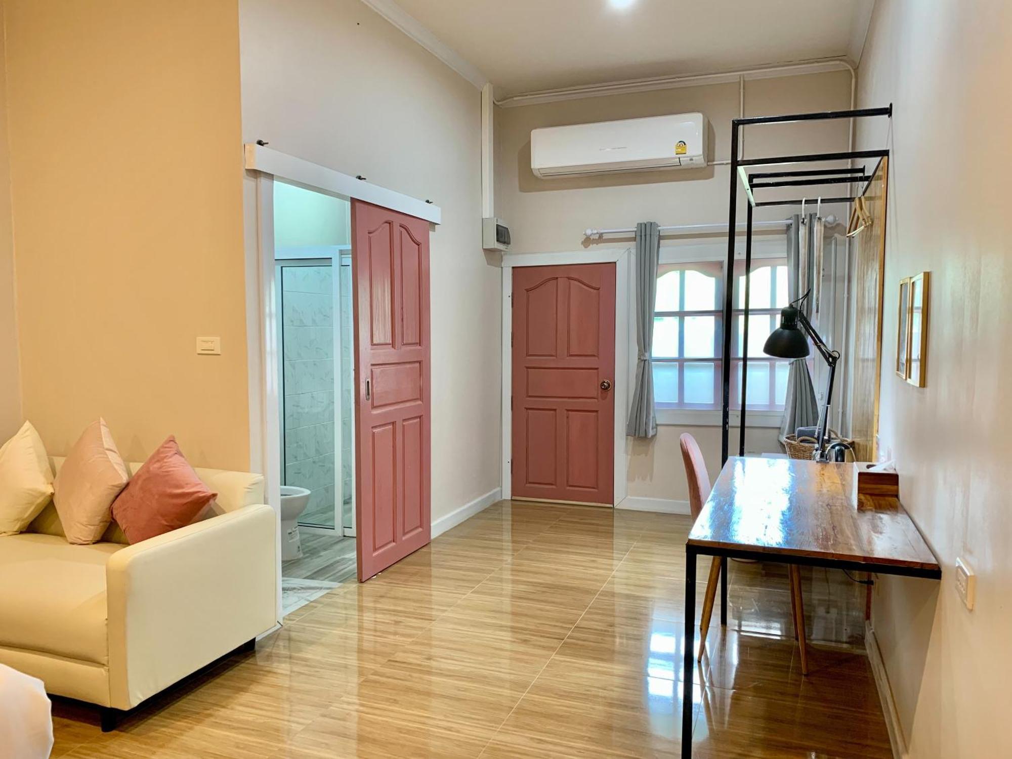 Funwan Hotel Li Bagian luar foto