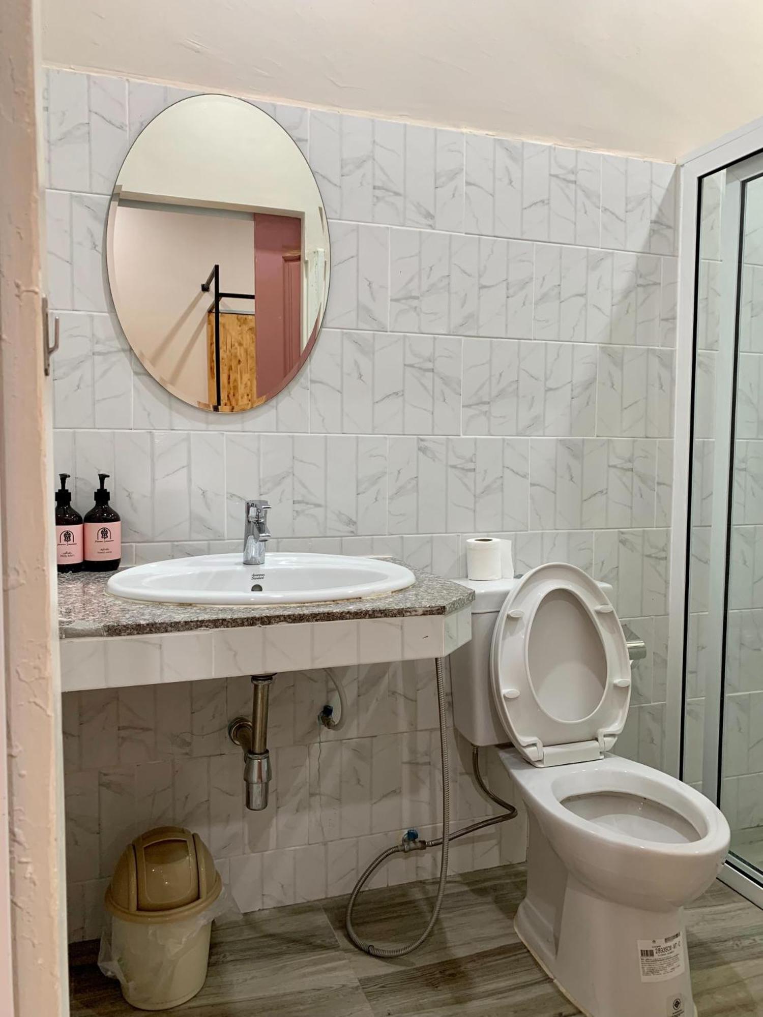 Funwan Hotel Li Bagian luar foto