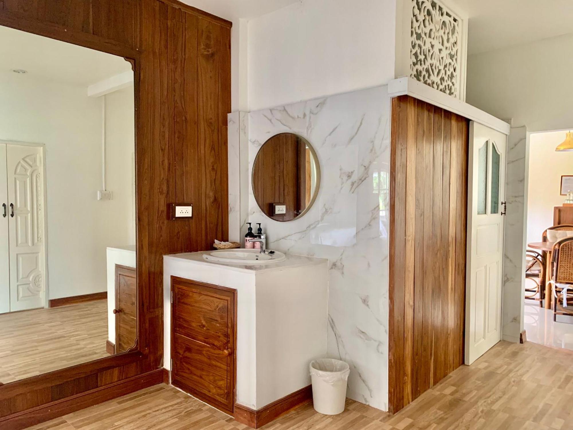 Funwan Hotel Li Bagian luar foto