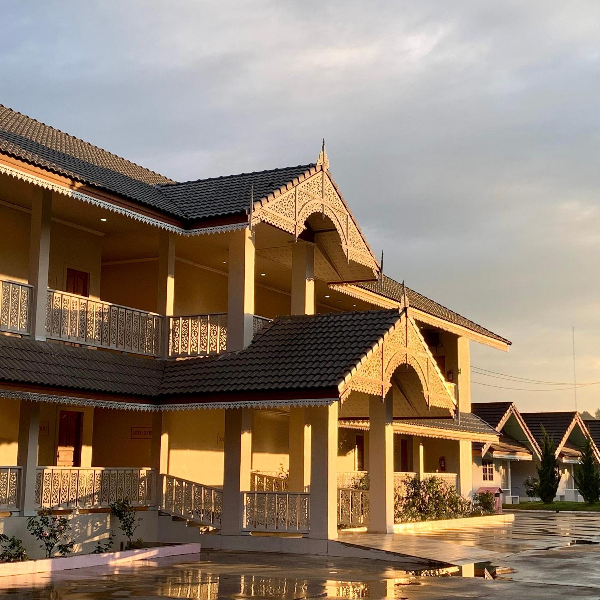 Funwan Hotel Li Bagian luar foto