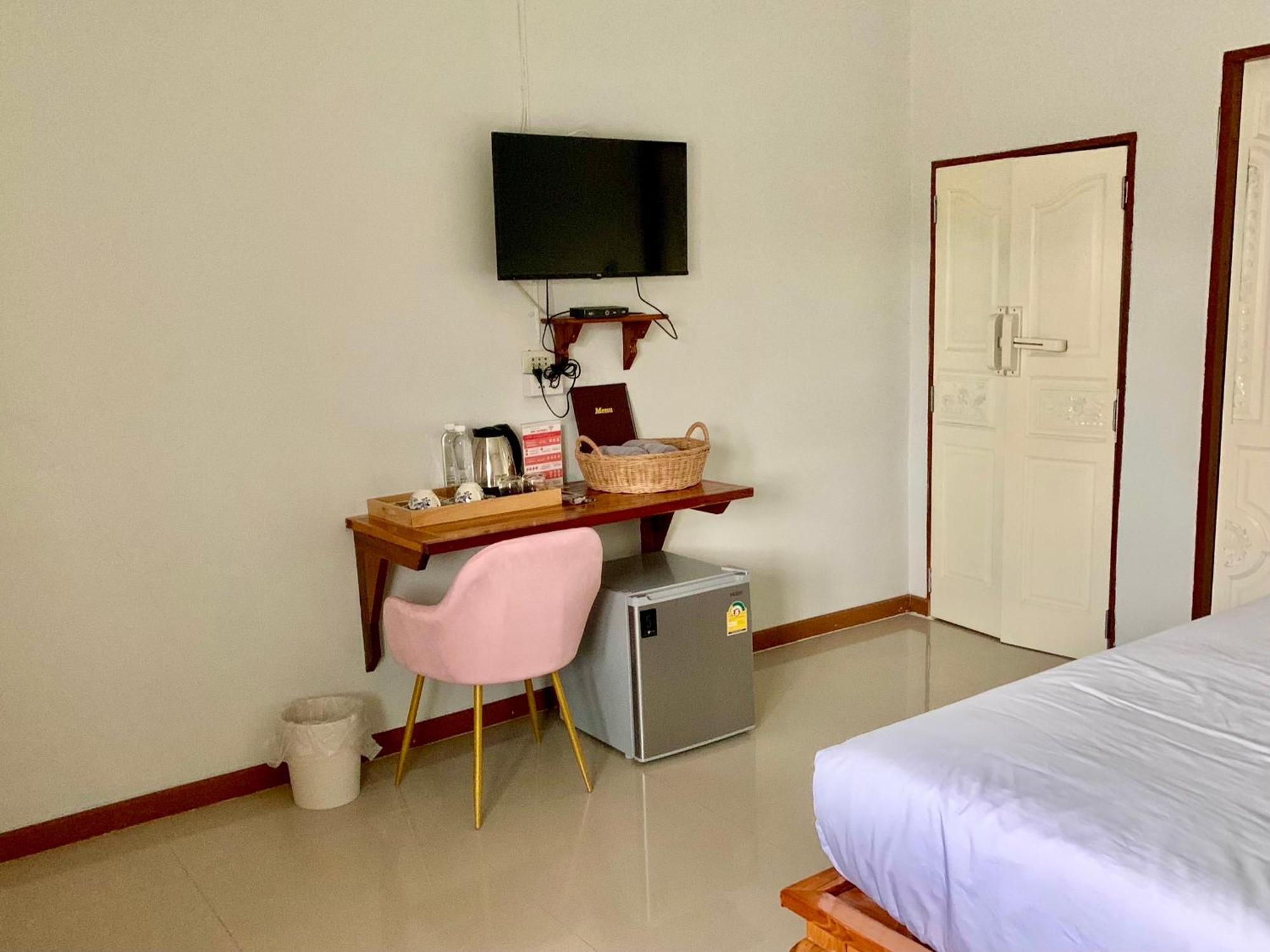 Funwan Hotel Li Bagian luar foto
